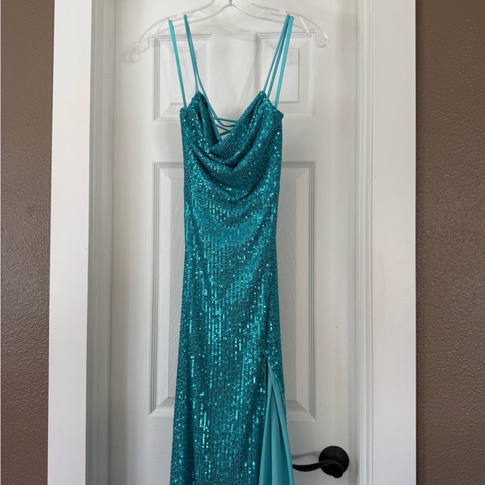 Cefian- Elegant Teal Sequin Dress